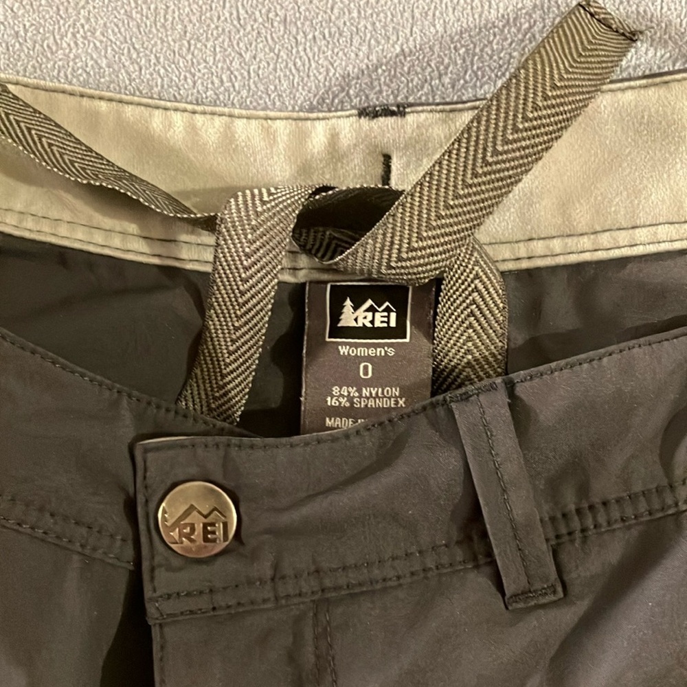 REI Gray Bermudas Shorts